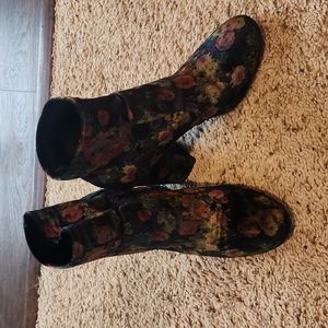 Abound fabric floral boots